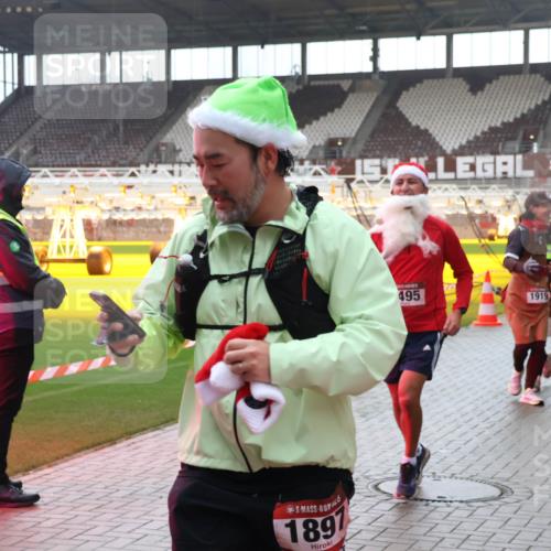 07.12.2025 - St. Pauli X-Mass-Run No. 15 Luisa Fischer http://msf.ph/oto/9384247 07.12.2025 11:29:09 Ziel 189, 495, 1919, 1921, 2707, 1897, 1917, 1919, 1920, 1921, 2038, 2162, 2163, 2164, 2189, 2190, 2383, 2426, 2427, 2431, 2495, 2707, 2709, 2774, 2808, 2845, 3234, 3599, 3670, 4641, 4818, 4832, 4837, 4838 meine-sportfotos.de