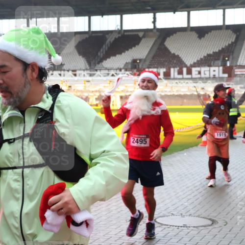 07.12.2025 - St. Pauli X-Mass-Run No. 15 Luisa Fischer http://msf.ph/oto/9384248 07.12.2025 11:29:09 Ziel 2495, 1919, 1921, 4818, 1897, 1917, 1919, 1920, 1921, 2038, 2162, 2163, 2164, 2189, 2190, 2383, 2426, 2427, 2431, 2495, 2707, 2709, 2774, 2808, 2845, 3234, 3599, 3670, 4641, 4818, 4832, 4837, 4838 meine-sportfotos.de