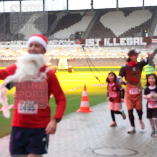 07.12.2025 - St. Pauli X-Mass-Run No. 15 Luisa Fischer http://msf.ph/oto/9384252 07.12.2025 11:29:10 Ziel 2495, 1897, 1917, 1919, 1920, 1921, 2038, 2162, 2163, 2164, 2189, 2190, 2383, 2426, 2427, 2431, 2495, 2707, 2709, 2774, 2808, 2845, 3234, 3599, 3670, 4641, 4818, 4832, 4837, 4838 meine-sportfotos.de