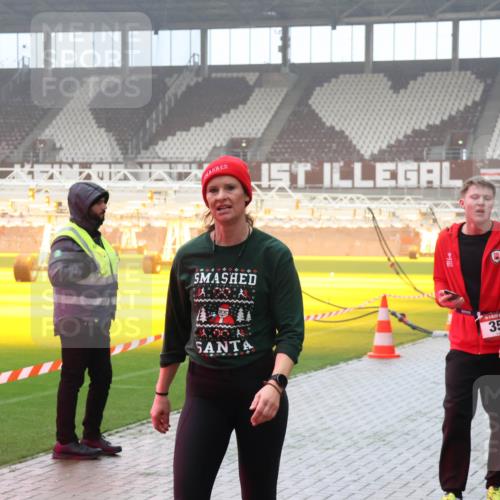 07.12.2025 - St. Pauli X-Mass-Run No. 15 Luisa Fischer http://msf.ph/oto/9384255 07.12.2025 10:14:50 Ziel 352, 174, 352, 1158, 2564, 2617, 2618, 2864, 3243, 3481, 3565, 4489, 4502, 4508, 4526, 4545 meine-sportfotos.de