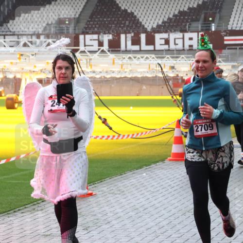 07.12.2025 - St. Pauli X-Mass-Run No. 15 Luisa Fischer http://msf.ph/oto/9384270 07.12.2025 11:29:16 Ziel 24, 15, 2709, 131, 0, 2426, 1897, 1917, 1919, 1920, 1921, 2038, 2189, 2190, 2383, 2426, 2427, 2431, 2495, 2707, 2709, 2774, 2808, 2845, 3234, 4641, 4818, 4832, 4837, 4838 meine-sportfotos.de