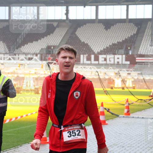 07.12.2025 - St. Pauli X-Mass-Run No. 15 Luisa Fischer http://msf.ph/oto/9384279 07.12.2025 10:14:53 Ziel 709, 15, 352, 4549, 174, 352, 1158, 2564, 2617, 2618, 2864, 3243, 3481, 3565, 4489, 4502, 4508, 4526, 4545 meine-sportfotos.de