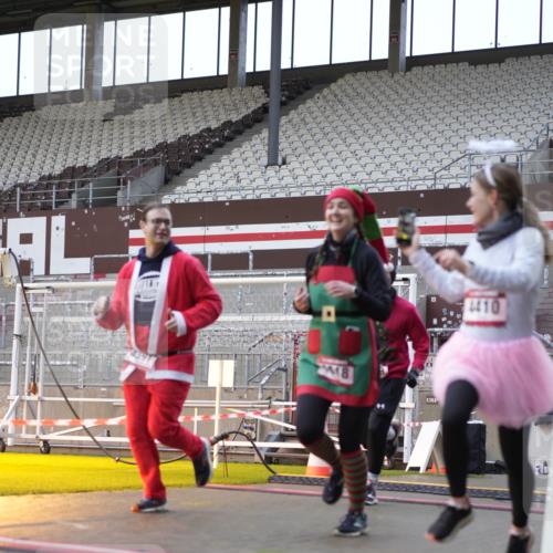07.12.2025 - St. Pauli X-Mass-Run No. 15 Patografie http://msf.ph/oto/9384282 07.12.2025 10:27:05 Ziel 159, 1312, 1317, 1468, 1472, 1618, 3720, 4225, 4334, 4353, 4391, 4409, 4410 meine-sportfotos.de