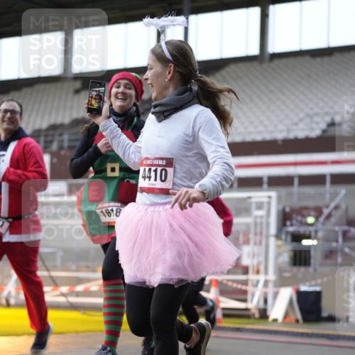 07.12.2025 - St. Pauli X-Mass-Run No. 15 Patografie http://msf.ph/oto/9384287 07.12.2025 10:27:05 Ziel 159, 1312, 1317, 1468, 1472, 1618, 3720, 4225, 4334, 4353, 4391, 4409, 4410 meine-sportfotos.de