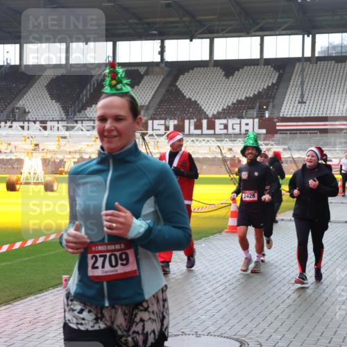 07.12.2025 - St. Pauli X-Mass-Run No. 15 Luisa Fischer http://msf.ph/oto/9384288 07.12.2025 11:29:18 Ziel 5, 2709, 2426, 1897, 1917, 1919, 1920, 1921, 2038, 2189, 2190, 2383, 2426, 2427, 2431, 2495, 2707, 2709, 2774, 2808, 2845, 3234, 3235, 3236, 4641, 4818, 4832, 4837, 4838 meine-sportfotos.de