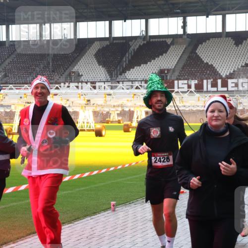 07.12.2025 - St. Pauli X-Mass-Run No. 15 Luisa Fischer http://msf.ph/oto/9384299 07.12.2025 11:29:20 Ziel 1, 15, 2426, 1897, 1917, 1919, 1920, 1921, 2038, 2189, 2190, 2383, 2426, 2427, 2431, 2495, 2707, 2709, 2774, 2808, 2845, 3234, 3235, 3236, 4641, 4818, 4832, 4837, 4838 meine-sportfotos.de