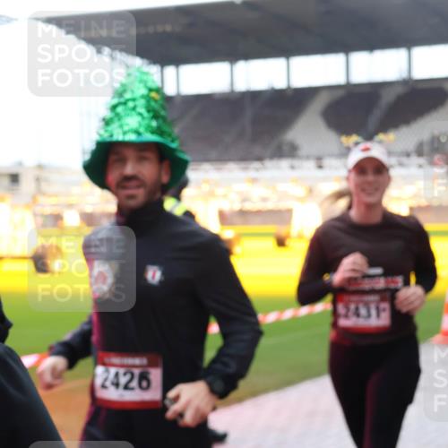 07.12.2025 - St. Pauli X-Mass-Run No. 15 Luisa Fischer http://msf.ph/oto/9384315 07.12.2025 11:29:22 Ziel 2426, 243, 861, 1897, 1917, 1919, 1920, 1921, 2038, 2189, 2190, 2383, 2426, 2427, 2431, 2495, 2676, 2707, 2709, 2774, 3234, 3235, 3236, 4392, 4432, 4452, 4641, 4818, 4832, 4837, 4838 meine-sportfotos.de