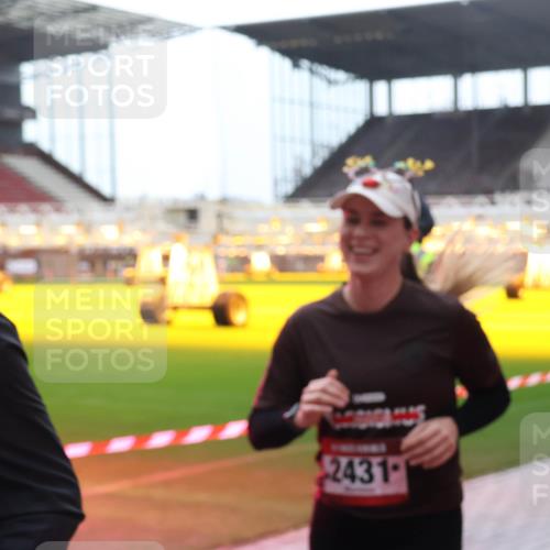 07.12.2025 - St. Pauli X-Mass-Run No. 15 Luisa Fischer http://msf.ph/oto/9384318 07.12.2025 11:29:22 Ziel 2431, 861, 1897, 1917, 1919, 1920, 1921, 2038, 2189, 2190, 2383, 2426, 2427, 2431, 2495, 2676, 2707, 2709, 2774, 3234, 3235, 3236, 4392, 4432, 4452, 4641, 4818, 4832, 4837, 4838 meine-sportfotos.de