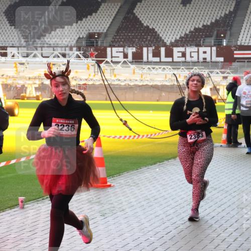07.12.2025 - St. Pauli X-Mass-Run No. 15 Luisa Fischer http://msf.ph/oto/9384340 07.12.2025 11:29:33 Ziel 5, 3236, 2383, 3235, 861, 2038, 2189, 2190, 2213, 2285, 2383, 2500, 2522, 2676, 2701, 2702, 2707, 2709, 3234, 3235, 3236, 4392, 4432, 4452, 4818, 4837, 4838 meine-sportfotos.de