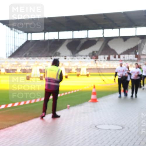 07.12.2025 - St. Pauli X-Mass-Run No. 15 Luisa Fischer http://msf.ph/oto/9384375 07.12.2025 11:29:37 Ziel 861, 1759, 2038, 2189, 2190, 2213, 2285, 2383, 2500, 2522, 2676, 2701, 2702, 2707, 2709, 3234, 3235, 3236, 4392, 4432, 4452, 4818, 4837, 4838 meine-sportfotos.de