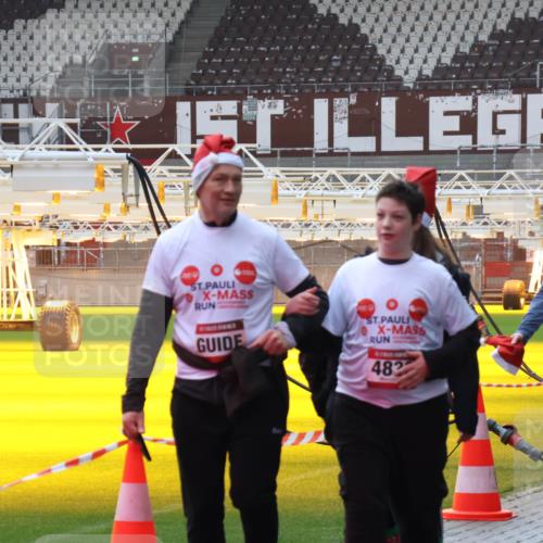 07.12.2025 - St. Pauli X-Mass-Run No. 15 Luisa Fischer http://msf.ph/oto/9384380 07.12.2025 11:29:39 Ziel 19, 482, 4837, 861, 1759, 2038, 2189, 2190, 2213, 2285, 2500, 2522, 2676, 2701, 2702, 2709, 3143, 3144, 3146, 3234, 3235, 3236, 4392, 4432, 4452, 4818, 4837, 4838 meine-sportfotos.de