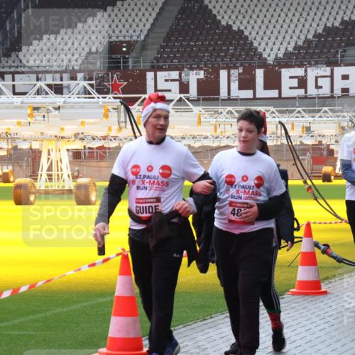 07.12.2025 - St. Pauli X-Mass-Run No. 15 Luisa Fischer http://msf.ph/oto/9384381 07.12.2025 11:29:40 Ziel 48, 4837, 861, 1759, 2038, 2189, 2190, 2213, 2285, 2500, 2522, 2676, 2701, 2702, 2709, 2882, 3143, 3144, 3146, 3235, 3236, 4392, 4432, 4452, 4837, 4838 meine-sportfotos.de