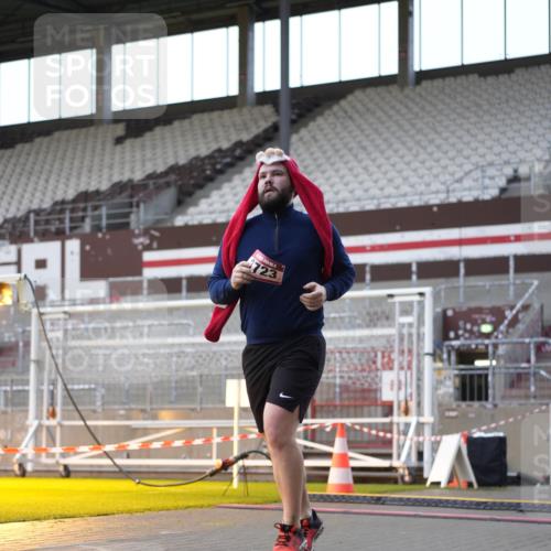 07.12.2025 - St. Pauli X-Mass-Run No. 15 Patografie http://msf.ph/oto/9384404 07.12.2025 10:27:22 Ziel 1312, 1317, 3571, 3714, 3715, 3722, 3723, 3793, 4225, 4435 meine-sportfotos.de