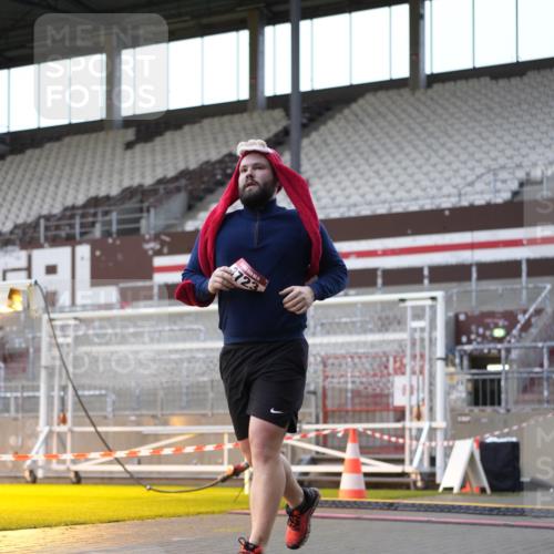 07.12.2025 - St. Pauli X-Mass-Run No. 15 Patografie http://msf.ph/oto/9384409 07.12.2025 10:27:22 Ziel 1312, 1317, 3571, 3714, 3715, 3722, 3723, 3793, 4225, 4435 meine-sportfotos.de