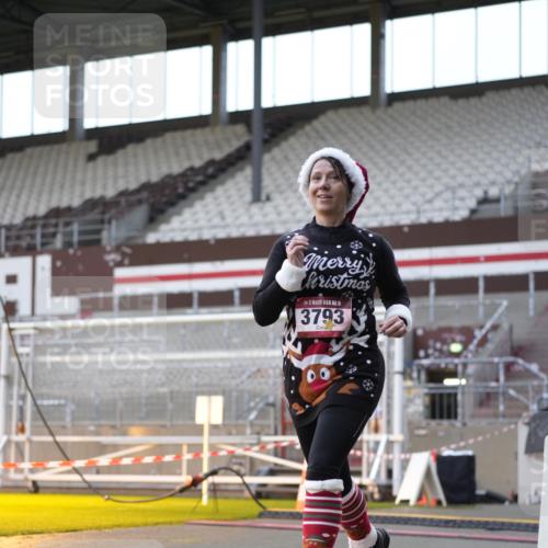 07.12.2025 - St. Pauli X-Mass-Run No. 15 Patografie http://msf.ph/oto/9384421 07.12.2025 10:27:24 Ziel 1312, 1317, 2677, 3154, 3571, 3706, 3707, 3714, 3715, 3722, 3723, 3793, 4435 meine-sportfotos.de
