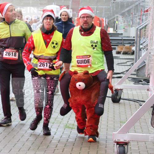 07.12.2025 - St. Pauli X-Mass-Run No. 15 Luisa Fischer http://msf.ph/oto/9384427 07.12.2025 10:15:28 Ziel 4511, 5, 2618, 15, 2617, 150, 565, 308, 431, 436, 438, 762, 1180, 1183, 1363, 1867, 1869, 1873, 1885, 2666, 2667, 2668, 2883, 2891, 3103, 3481, 3565, 3741, 4001, 4004, 4508, 4536 meine-sportfotos.de