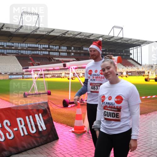 07.12.2025 - St. Pauli X-Mass-Run No. 15 Luisa Fischer http://msf.ph/oto/9384438 07.12.2025 11:29:51 Ziel 1, 4837, 15, 859, 861, 882, 1759, 1922, 1924, 1925, 2213, 2285, 2500, 2522, 2676, 2701, 2702, 2882, 3143, 3144, 3146, 3235, 3236, 4392, 4432, 4452, 4651 meine-sportfotos.de