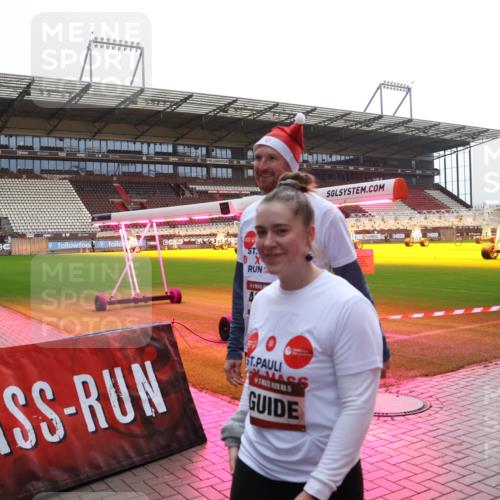 07.12.2025 - St. Pauli X-Mass-Run No. 15 Luisa Fischer http://msf.ph/oto/9384439 07.12.2025 11:29:51 Ziel 859, 861, 882, 1759, 1922, 1924, 1925, 2213, 2285, 2500, 2522, 2676, 2701, 2702, 2882, 3143, 3144, 3146, 3235, 3236, 4392, 4432, 4452, 4651 meine-sportfotos.de