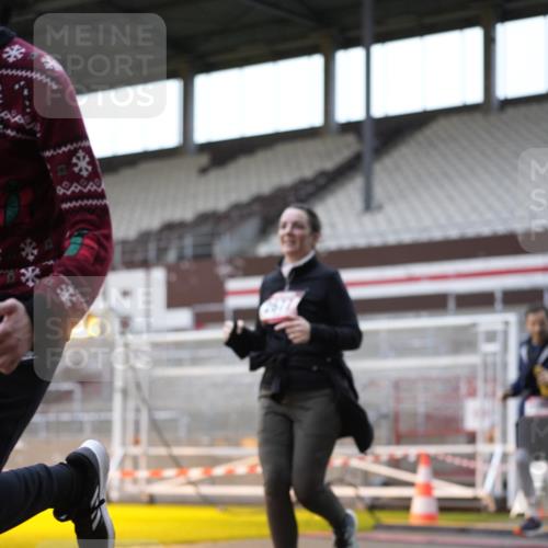 07.12.2025 - St. Pauli X-Mass-Run No. 15 Patografie http://msf.ph/oto/9384441 07.12.2025 10:27:28 Ziel 175, 2677, 3154, 3156, 3571, 3706, 3707, 3714, 3715, 3722, 3723, 3793, 4435 meine-sportfotos.de