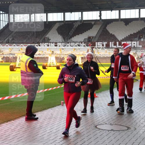 07.12.2025 - St. Pauli X-Mass-Run No. 15 Luisa Fischer http://msf.ph/oto/9384442 07.12.2025 11:29:54 Ziel 500, 13, 252, 2702, 861, 4392, 4432, 859, 861, 882, 1759, 1922, 1924, 1925, 2213, 2285, 2500, 2522, 2676, 2701, 2702, 2838, 2840, 2882, 3143, 3144, 3146, 3235, 3236, 4392, 4432, 4452, 4651 meine-sportfotos.de