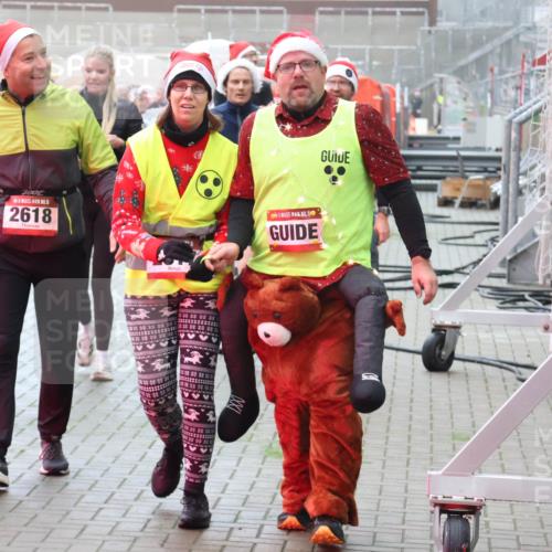 07.12.2025 - St. Pauli X-Mass-Run No. 15 Luisa Fischer http://msf.ph/oto/9384447 07.12.2025 10:15:28 Ziel 45, 7001, 5, 2618, 150, 308, 431, 436, 438, 762, 1180, 1183, 1363, 1867, 1869, 1873, 1885, 2666, 2667, 2668, 2883, 2891, 3103, 3481, 3565, 3741, 4001, 4004, 4508, 4536 meine-sportfotos.de