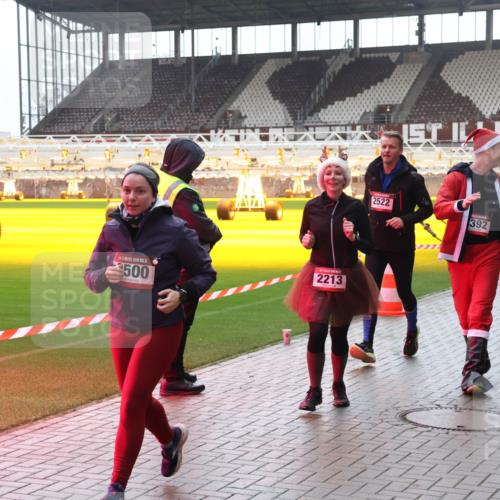 07.12.2025 - St. Pauli X-Mass-Run No. 15 Luisa Fischer http://msf.ph/oto/9384448 07.12.2025 11:29:54 Ziel 500, 2213, 2522, 392, 4432, 859, 861, 882, 1759, 1922, 1924, 1925, 2213, 2285, 2500, 2522, 2676, 2701, 2702, 2838, 2840, 2882, 3143, 3144, 3146, 3235, 3236, 4392, 4432, 4452, 4651 meine-sportfotos.de