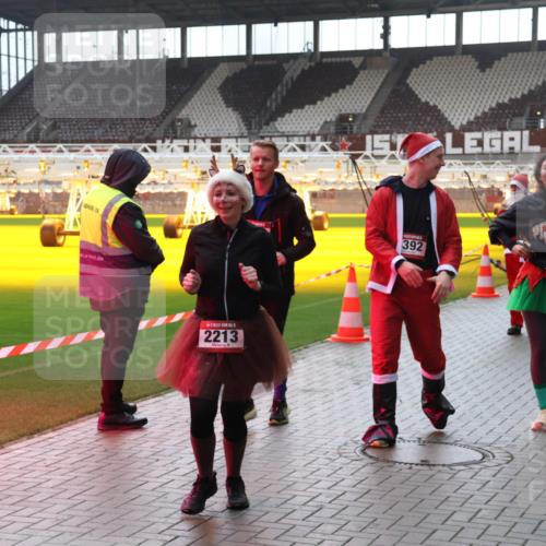07.12.2025 - St. Pauli X-Mass-Run No. 15 Luisa Fischer http://msf.ph/oto/9384452 07.12.2025 11:29:55 Ziel 2213, 392, 4432, 859, 861, 882, 1759, 1922, 1924, 1925, 2213, 2285, 2500, 2522, 2676, 2701, 2702, 2838, 2840, 2882, 3143, 3144, 3146, 3235, 3236, 4392, 4432, 4452, 4651 meine-sportfotos.de