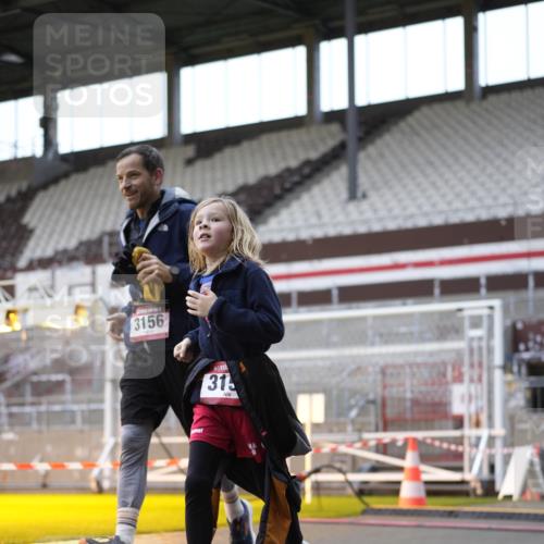 07.12.2025 - St. Pauli X-Mass-Run No. 15 Patografie http://msf.ph/oto/9384458 07.12.2025 10:27:30 Ziel 175, 2060, 2677, 3154, 3156, 3571, 3706, 3707, 3714, 3715, 3722, 3723, 3793, 4435, 4515, 4516 meine-sportfotos.de