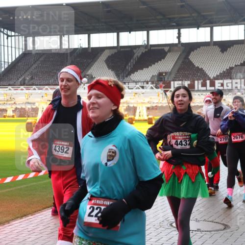 07.12.2025 - St. Pauli X-Mass-Run No. 15 Luisa Fischer http://msf.ph/oto/9384468 07.12.2025 11:29:57 Ziel 15, 4392, 22, 5, 4432, 2701, 2676, 00, 40, 859, 861, 882, 1759, 1922, 1924, 1925, 2213, 2285, 2500, 2522, 2676, 2701, 2702, 2787, 2838, 2840, 2882, 3143, 3144, 3146, 3235, 3236, 4392, 4432, 4452, 4651, 4839 meine-sportfotos.de