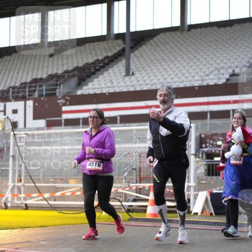 07.12.2025 - St. Pauli X-Mass-Run No. 15 Patografie http://msf.ph/oto/9384481 07.12.2025 10:27:35 Ziel 175, 2060, 2101, 2188, 2677, 3154, 3156, 3458, 3706, 3707, 3722, 3723, 3793, 4383, 4435, 4462, 4463, 4515, 4516 meine-sportfotos.de