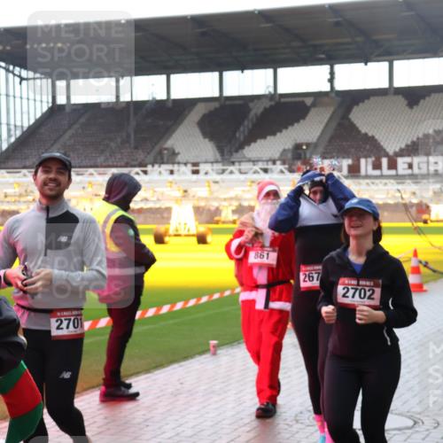 07.12.2025 - St. Pauli X-Mass-Run No. 15 Luisa Fischer http://msf.ph/oto/9384484 07.12.2025 11:30:00 Ziel 15, 2701, 861, 267, 2702, 859, 861, 882, 1759, 1922, 1924, 1925, 2213, 2285, 2500, 2522, 2676, 2701, 2702, 2787, 2838, 2840, 2882, 3143, 3144, 3146, 3235, 3236, 4392, 4432, 4452, 4651, 4839 meine-sportfotos.de