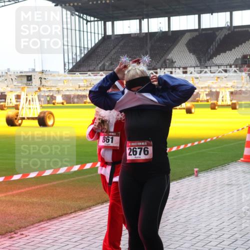 07.12.2025 - St. Pauli X-Mass-Run No. 15 Luisa Fischer http://msf.ph/oto/9384491 07.12.2025 11:30:02 Ziel 15, 861, 15, 2676, 2882, 859, 861, 882, 1759, 1922, 1924, 1925, 2213, 2285, 2500, 2522, 2676, 2701, 2702, 2787, 2838, 2840, 2882, 3143, 3144, 3146, 3235, 3236, 4392, 4432, 4452, 4651, 4839 meine-sportfotos.de
