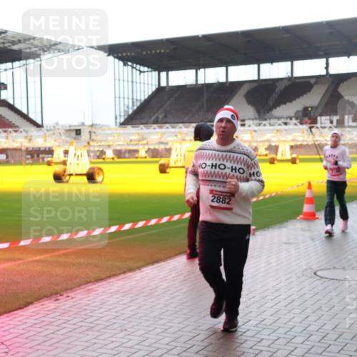 07.12.2025 - St. Pauli X-Mass-Run No. 15 Luisa Fischer http://msf.ph/oto/9384502 07.12.2025 11:30:04 Ziel 2882, 859, 861, 882, 1759, 1922, 1924, 1925, 1941, 2213, 2285, 2500, 2522, 2676, 2701, 2702, 2787, 2838, 2840, 2882, 3143, 3144, 3146, 3235, 3236, 3303, 4392, 4432, 4452, 4651, 4839 meine-sportfotos.de