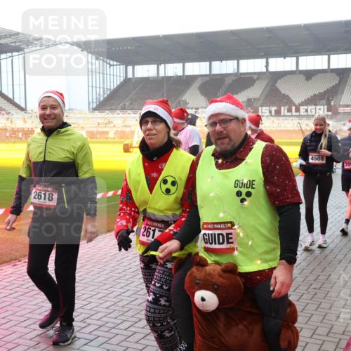 07.12.2025 - St. Pauli X-Mass-Run No. 15 Luisa Fischer http://msf.ph/oto/9384506 07.12.2025 10:15:33 Ziel 5, 2618, 15, 2617, 150, 4508, 2891, 2883, 115, 308, 431, 436, 438, 762, 1180, 1183, 1363, 1867, 1869, 1873, 1885, 2666, 2667, 2668, 2883, 2891, 3103, 3481, 3565, 3741, 4001, 4004, 4494, 4536 meine-sportfotos.de