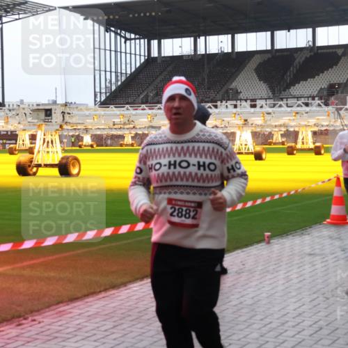07.12.2025 - St. Pauli X-Mass-Run No. 15 Luisa Fischer http://msf.ph/oto/9384508 07.12.2025 11:30:04 Ziel 7, 2882, 3146, 3144, 859, 861, 882, 1759, 1922, 1924, 1925, 1941, 2213, 2285, 2500, 2522, 2676, 2701, 2702, 2787, 2838, 2840, 2882, 3143, 3144, 3146, 3235, 3236, 3303, 4392, 4432, 4452, 4651, 4839 meine-sportfotos.de