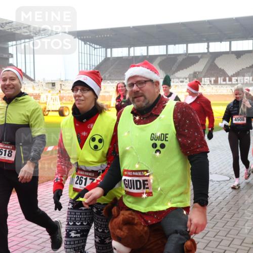 07.12.2025 - St. Pauli X-Mass-Run No. 15 Luisa Fischer http://msf.ph/oto/9384509 07.12.2025 10:15:33 Ziel 15, 2618, 4508, 2891, 2883, 15, 2617, 15, 308, 431, 436, 438, 762, 1180, 1183, 1363, 1867, 1869, 1873, 1885, 2666, 2667, 2668, 2883, 2891, 3103, 3481, 3565, 3741, 4001, 4004, 4494, 4536 meine-sportfotos.de