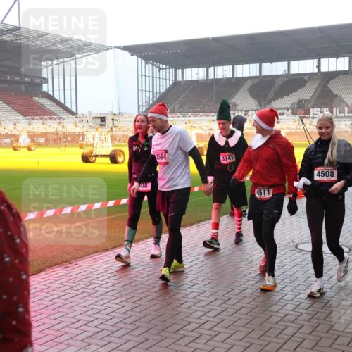 07.12.2025 - St. Pauli X-Mass-Run No. 15 Luisa Fischer http://msf.ph/oto/9384513 07.12.2025 10:15:34 Ziel 1, 308, 2564, 3741, 4511, 15, 4508, 2891, 1883, 308, 431, 436, 438, 762, 1180, 1183, 1363, 1867, 1869, 1873, 1885, 2666, 2667, 2668, 2883, 2891, 3103, 3481, 3741, 4001, 4004, 4494, 4536 meine-sportfotos.de