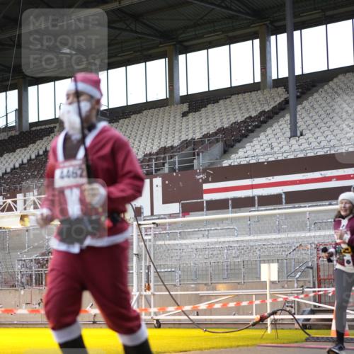 07.12.2025 - St. Pauli X-Mass-Run No. 15 Patografie http://msf.ph/oto/9384522 07.12.2025 10:27:39 Ziel 175, 2060, 2101, 2188, 2677, 3154, 3156, 3458, 3706, 3707, 3713, 4383, 4462, 4463, 4515, 4516 meine-sportfotos.de