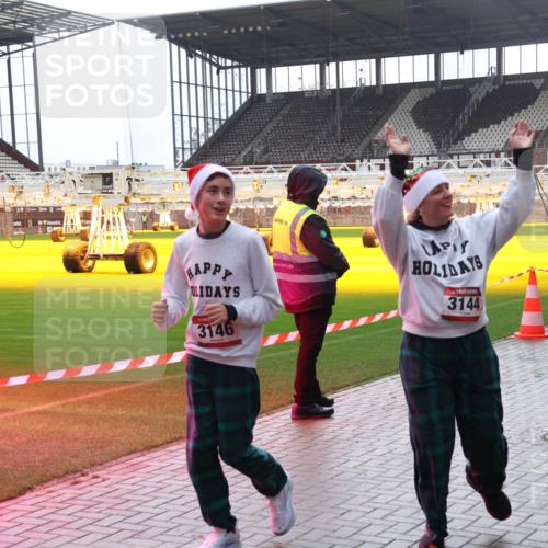 07.12.2025 - St. Pauli X-Mass-Run No. 15 Luisa Fischer http://msf.ph/oto/9384532 07.12.2025 11:30:07 Ziel 3146, 3144, 859, 861, 882, 1759, 1922, 1924, 1925, 1941, 2213, 2285, 2500, 2522, 2676, 2701, 2702, 2787, 2838, 2840, 2882, 3143, 3144, 3146, 3303, 4392, 4432, 4452, 4651, 4839 meine-sportfotos.de