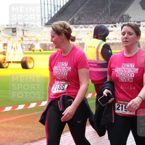 07.12.2025 - St. Pauli X-Mass-Run No. 15 Luisa Fischer http://msf.ph/oto/9384542 07.12.2025 11:30:13 Ziel 15, 2189, 4524, 219, 859, 882, 1759, 1922, 1924, 1925, 1941, 2213, 2500, 2522, 2701, 2702, 2787, 2838, 2840, 2882, 3143, 3144, 3146, 3303, 4651, 4839 meine-sportfotos.de