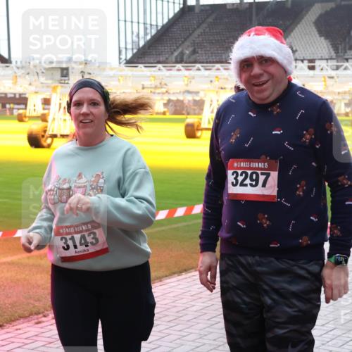 07.12.2025 - St. Pauli X-Mass-Run No. 15 Luisa Fischer http://msf.ph/oto/9384546 07.12.2025 11:30:16 Ziel 15, 3143, 15, 3297, 1922, 859, 882, 1759, 1922, 1924, 1925, 1941, 2213, 2500, 2522, 2701, 2702, 2705, 2787, 2838, 2840, 2882, 3143, 3144, 3146, 3303, 4651, 4839 meine-sportfotos.de