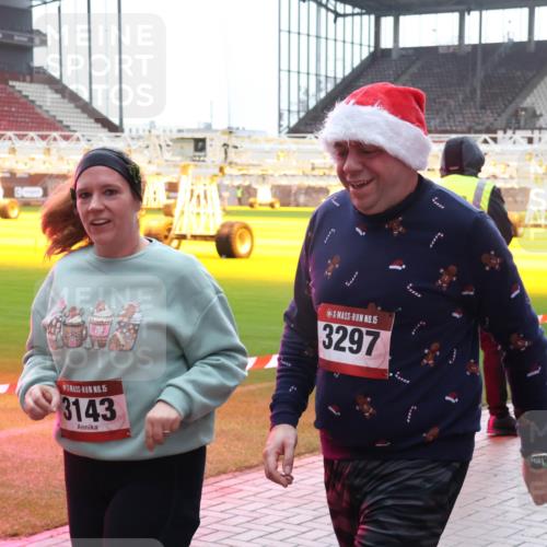 07.12.2025 - St. Pauli X-Mass-Run No. 15 Luisa Fischer http://msf.ph/oto/9384547 07.12.2025 11:30:16 Ziel 0, 15, 3143, 15, 3297, 859, 882, 1759, 1922, 1924, 1925, 1941, 2213, 2500, 2522, 2701, 2702, 2705, 2787, 2838, 2840, 2882, 3143, 3144, 3146, 3303, 4651, 4839 meine-sportfotos.de