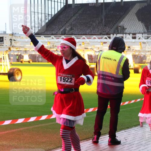 07.12.2025 - St. Pauli X-Mass-Run No. 15 Luisa Fischer http://msf.ph/oto/9384554 07.12.2025 11:30:18 Ziel 15, 1922, 15, 1925, 859, 882, 1759, 1922, 1924, 1925, 1941, 2213, 2500, 2522, 2701, 2702, 2705, 2787, 2838, 2840, 2882, 3143, 3144, 3146, 3303, 4651, 4839 meine-sportfotos.de