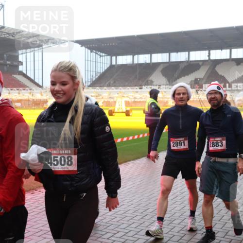 07.12.2025 - St. Pauli X-Mass-Run No. 15 Luisa Fischer http://msf.ph/oto/9384567 07.12.2025 10:15:36 Ziel 308, 451, 15, 4508, 2891, 2883, 308, 431, 436, 438, 762, 1180, 1183, 1363, 1867, 1869, 1873, 1885, 2666, 2667, 2668, 2883, 2891, 3103, 3481, 3741, 4001, 4004, 4494, 4536 meine-sportfotos.de