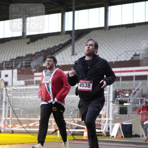 07.12.2025 - St. Pauli X-Mass-Run No. 15 Patografie http://msf.ph/oto/9384595 07.12.2025 10:27:50 Ziel 1717, 2060, 2101, 2188, 3458, 3713, 4132, 4133, 4350, 4383, 4453, 4454, 4462, 4463, 4515, 4516, 4527, 4538, 4875 meine-sportfotos.de