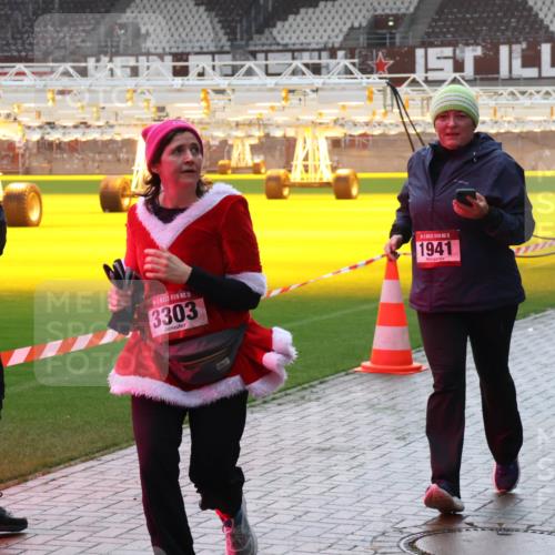 07.12.2025 - St. Pauli X-Mass-Run No. 15 Luisa Fischer http://msf.ph/oto/9384598 07.12.2025 11:30:32 Ziel 15, 3303, 15, 1941, 859, 882, 1922, 1924, 1925, 1941, 2020, 2509, 2705, 2787, 2838, 2840, 2876, 3303, 4651, 4839 meine-sportfotos.de