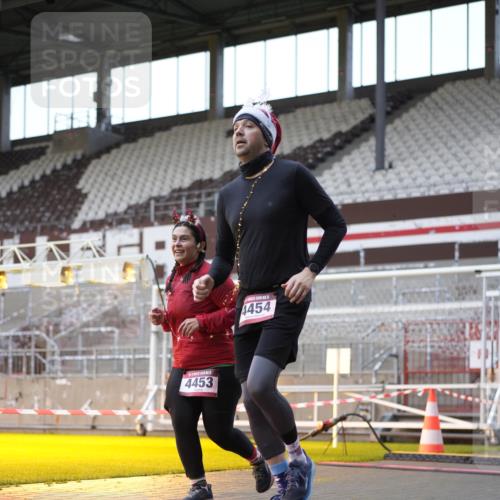 07.12.2025 - St. Pauli X-Mass-Run No. 15 Patografie http://msf.ph/oto/9384609 07.12.2025 10:27:54 Ziel 1717, 1742, 1745, 2101, 2188, 3412, 3713, 3730, 3879, 3881, 3883, 4065, 4132, 4133, 4189, 4350, 4453, 4454, 4527, 4538, 4700, 4708, 4875 meine-sportfotos.de