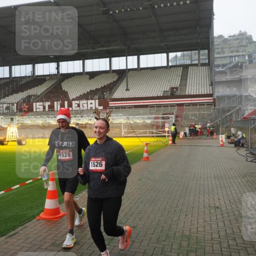 07.12.2025 - St. Pauli X-Mass-Run No. 15 Fabian Wolf http://msf.ph/oto/9384610 07.12.2025 10:12:13 Ziel 756, 1389, 1526, 1833, 2177, 3870, 4658 meine-sportfotos.de