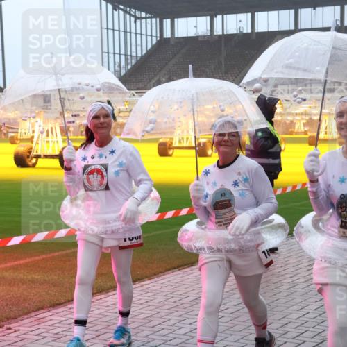 07.12.2025 - St. Pauli X-Mass-Run No. 15 Luisa Fischer http://msf.ph/oto/9384628 07.12.2025 10:15:44 Ziel 308, 431, 436, 438, 762, 1180, 1183, 1363, 1867, 1869, 1873, 1885, 2666, 2667, 2668, 2745, 2883, 2891, 3053, 3103, 3741, 4001, 4004, 4455, 4494, 4536 meine-sportfotos.de