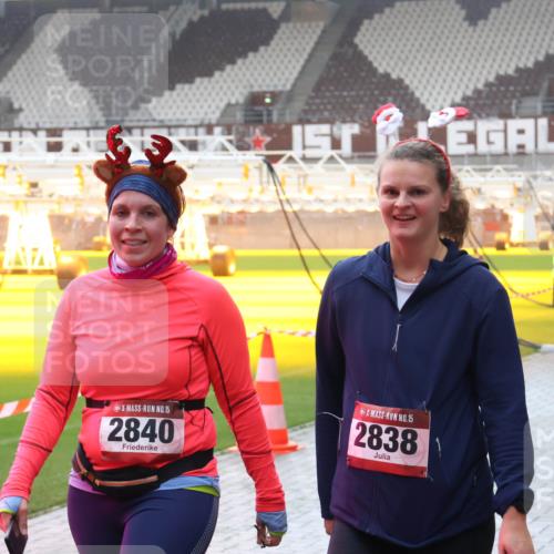 07.12.2025 - St. Pauli X-Mass-Run No. 15 Luisa Fischer http://msf.ph/oto/9384635 07.12.2025 11:30:39 Ziel 15, 2840, 15, 2838, 1941, 2020, 2509, 2705, 2787, 2838, 2840, 2876, 3303, 4651, 4839 meine-sportfotos.de